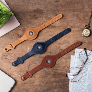Kids Airtag Wristband, Leather Airtag Armband, Kids Airtag Bracelet, Men Airtag Bracelet, Kids Airtag Holder, Airtag Wristband for Men