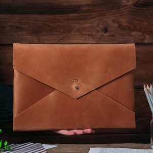 Custodia MacBook in pelle personalizzata per MacBook Air 13, Air 13.6 M2, MacBook Pro 14, Pro 13 M2 e MacBook Pro 15/16 Custodia MacBook con goffratura