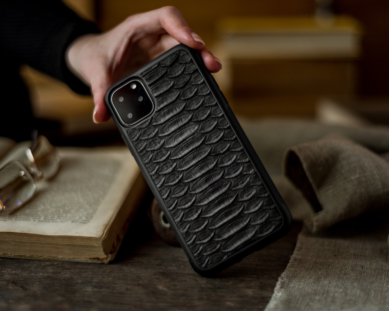 Case for iphone 13 pro max. Leather case iphone 13 pro max. кожаный чехол для iphone 13. Apple leather case iphone 13 pro. Iphone 13 pro leather case.