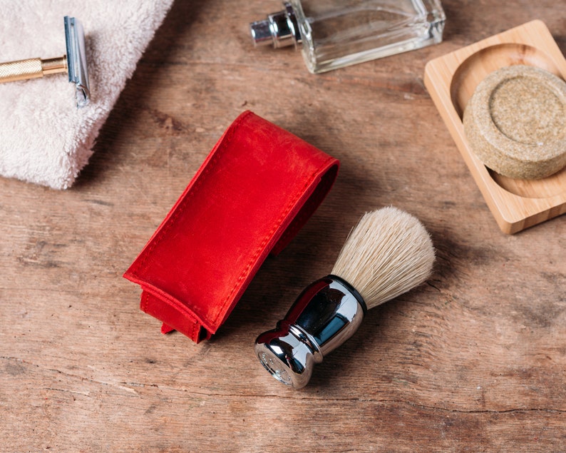 Étui à brosse à raser en cuir personnalisé, kit de rasage humide personnalisé, porte-brosse à raser pour voyageurs, protecteur de brosse à raser humide image 8