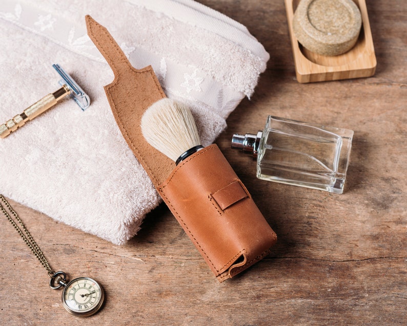 Customized Leather Shaving Brush Case, Personalized Wet Shaving Kit, Shaving Brush Holder for Travelers, Wet Shave Brush Protector image 2