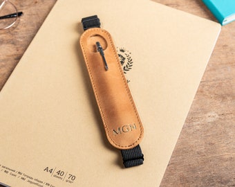 Personalized Pen Holder, Adjustable Leather Band Pen Sleeve Holder for Notebook,Pen Case for Journal, Pencil Sleeve Pouch, Pen Carrying Case