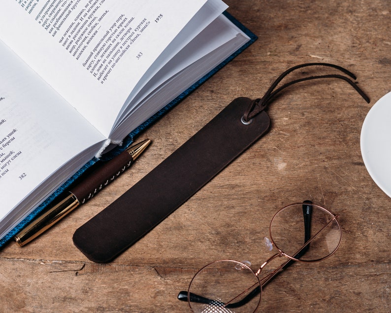 Personalized Bookmark, Leather Bookmark, Named Bookmark, Custom Bookmark, Reader Gift, Book Lover Reading Gift, Handmade Bookmark Brown