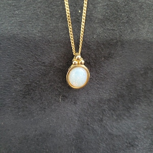 Gold Opal necklace ~ Vintage