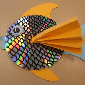 50  craft / crafting  CD&#39;s /  compact discs  to customize into something else