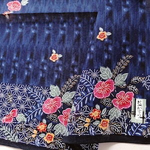 Japanese Vintage Handkerchief Motif Floral Blue 17 x 16.5 inches I Free Delivery on orders 35 USD+ - combine items in an order!