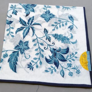 Japanese Vintage Handkerchief Motif Flower 19 x 19 inches I Free Delivery on orders 35 USD+ - combine items in an order!