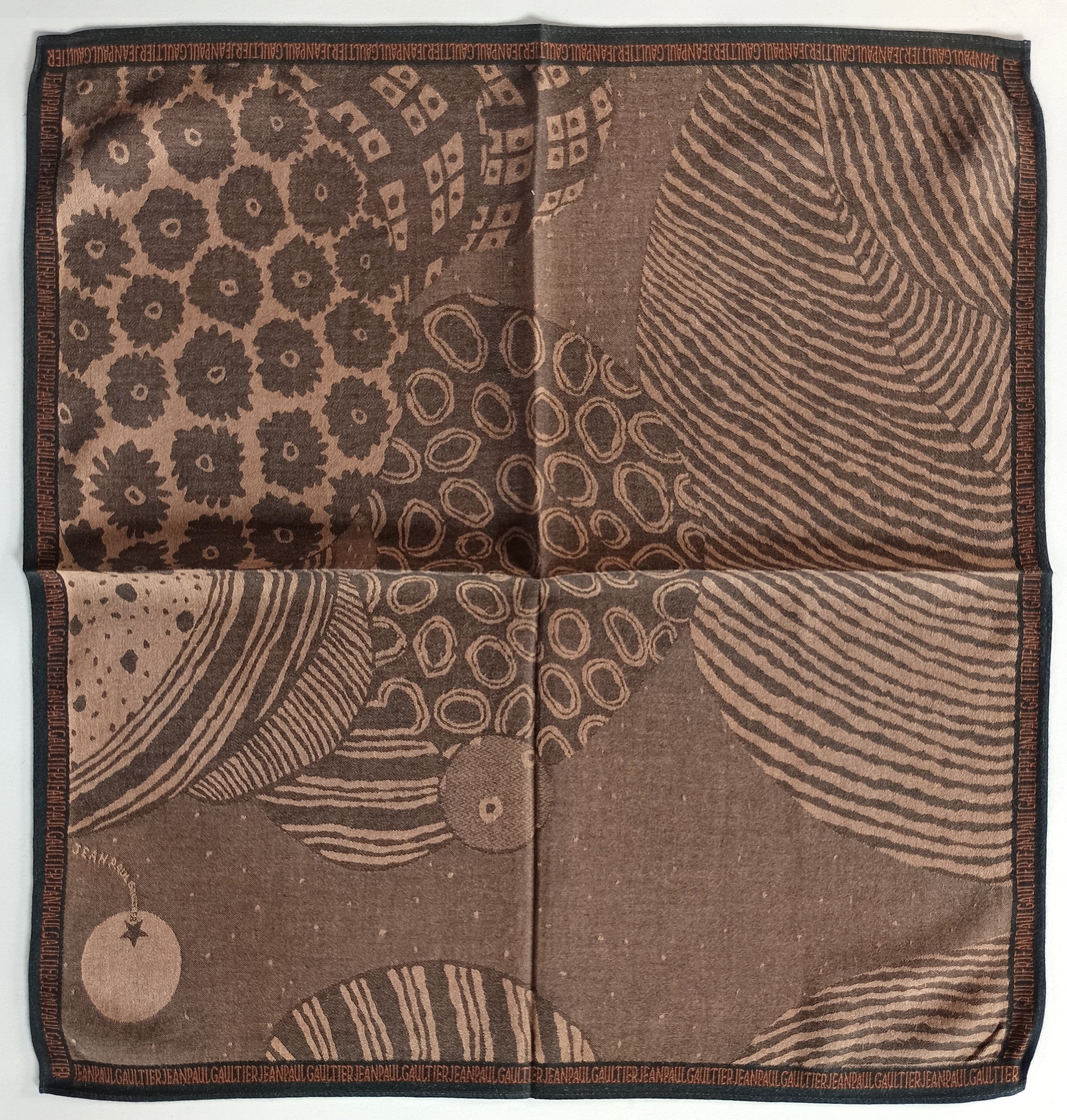 JEAN PAUL GAULTIER 파리 빈티지 손수건 19 X 18 I 35달러 주문 시 무료 배송 여러 개 함께 구매하시면  됩니다-Freehip.co.kr