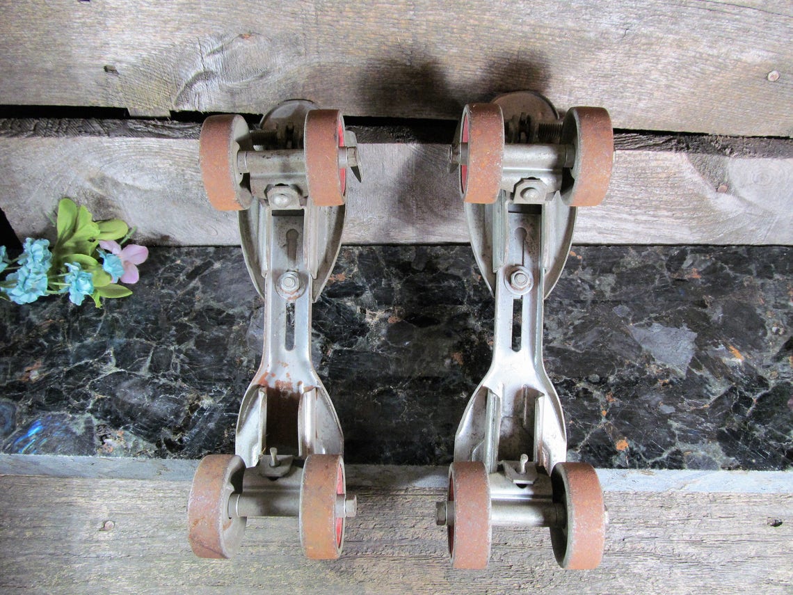Hustler 2, Solid Metal, Vintage Adjustable Roller Skates, Set of 2 1950