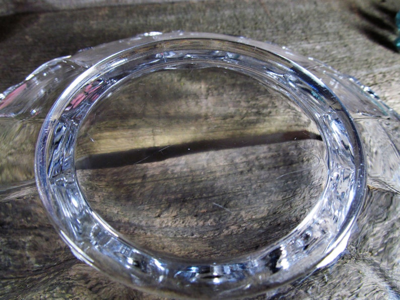 Filigree or Lace Edge Clear Glass Salad /& Fruit Serving Bowl Anchor Hocking Early-Century Vintage Kitchen and Dinning Decor Old Colony