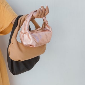 RAYA Sac en cuir Hobo, mini sac en cuir beige clair, mini sac en cuir, sac hobo, sac en cuir boho mini, sac en cuir véritable, cadeau pour elle image 4