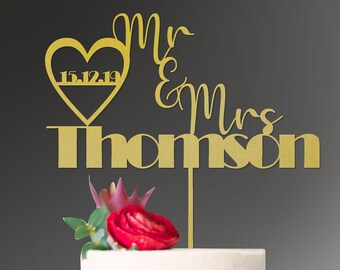 Cake Topper M. et Mme avec date de fiançailles dans Heart Wedding personnalisé personnalisé