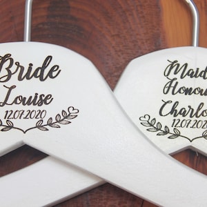 Personalised Bridal Wedding Hanger in Wood or White - Hanger Engraved Wedding Gift Bride, Bridesmaids and more - Floral Banner