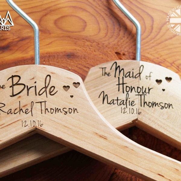 Personalisierte Brautjungfer-Kranger in Holz oder Weiß-Hanger gravierten Hochzeitsgeschenk Braut, Brautjungfern und mehr-Herzstil