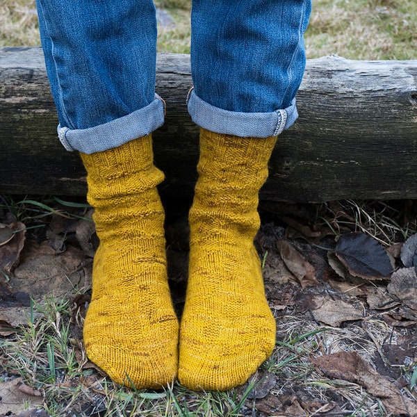 Beginner easy socks knit pattern Basic socks Russet socks Women's socks knitting pattern Knitter gift Socks knitting pattern Handknit socks