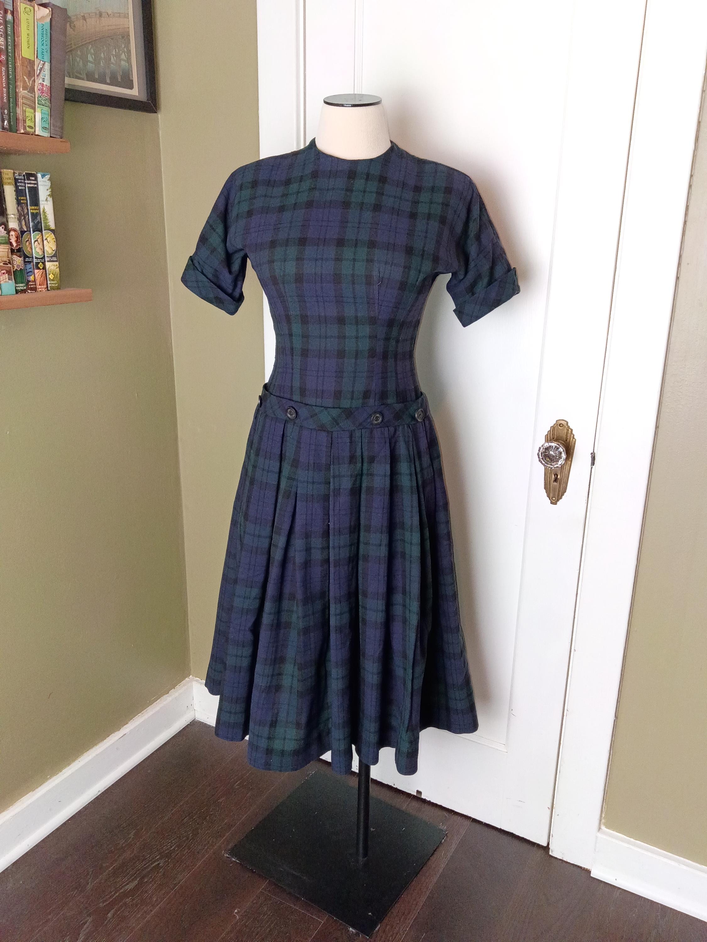 navy blue and green dress Red Plus Size Dresses upload-20230306 SIZE:0 fuller skirt allows room