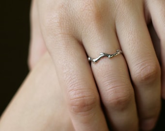 Silver Twig ring, Silver Branch ring, Branch ring, Tree Branch Ring, Leaf ring, Dainty ring