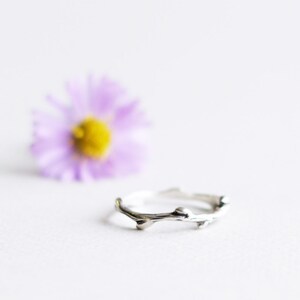 Silver tree ring, Nature ring, Branch ring, Twig ring, Minimalist ring, Leaf ring, Simple ring, Contemporary ring
