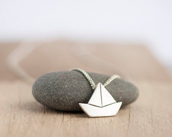 Silver boat pendant, Sailboat Necklace, Mother gift