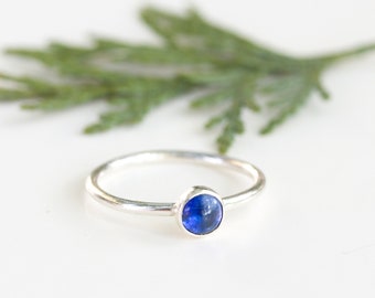 Sterling silver ring with Kyanite 5 mm, Silver ring blue stone, Silver kyanite ring, Natural kyanite ring