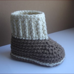 Baby Booties Crochet Pattern, PDF Crochet Pattern N.105 image 1