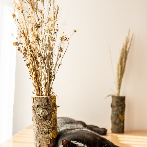 ensemble de lampe en rondins de bois massif avec écorce, vase, support de bougie