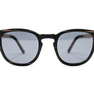 Black Wood Sunglasses with Polarized Lenses, Unisex Keyhole Retro Style Wood Sunglasses