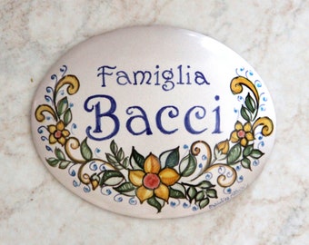 Personalized plates with family names. House door nameplates. Gift ideas for garden. Personalized decorations with phrase wishes