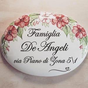 Placa de cerámica italiana para domicilio, regalo personalizado y pintado a mano, azulejo/placa con flores, nombre y apellido.