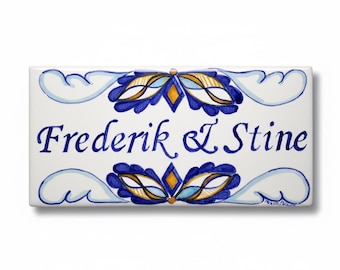 Personalized ceramic address plaque Italy. Rectangular tile with writing, numbers, names, blue decoration for doors and rooms of the house