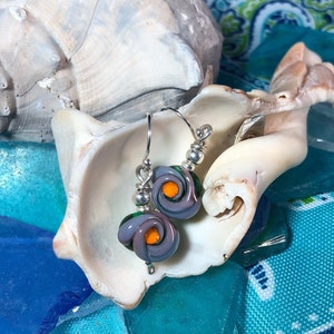 Swirl glass bead earrings