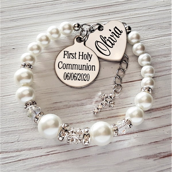 Girls Personalized First Holy Communion Bracelet , White pearl Holy Communion day Jewelry, Communion 2024 gift idea, Prayer Keepsake Cross