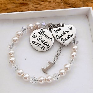 Cadeau petite-fille pour un 1er anniversaire, 1er anniversaire de bébés filles, bracelet prénom personnalisé, des grands-parents, bijoux de premier anniversaire, 1