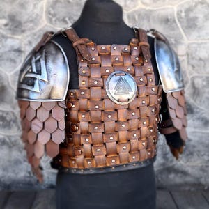 Viking vävd läderrustning med stålpulldroner, herr M-XL