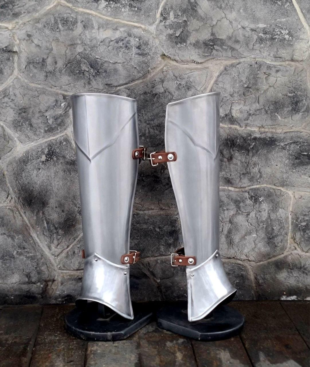 Elven Steel Greaves – op maat gemaakt fantasiebeenpantser voor LARP en cosplay
