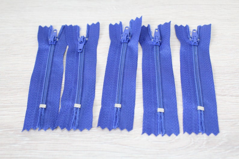 5 colors set. Small 7.5 cm zipper for doll clothes