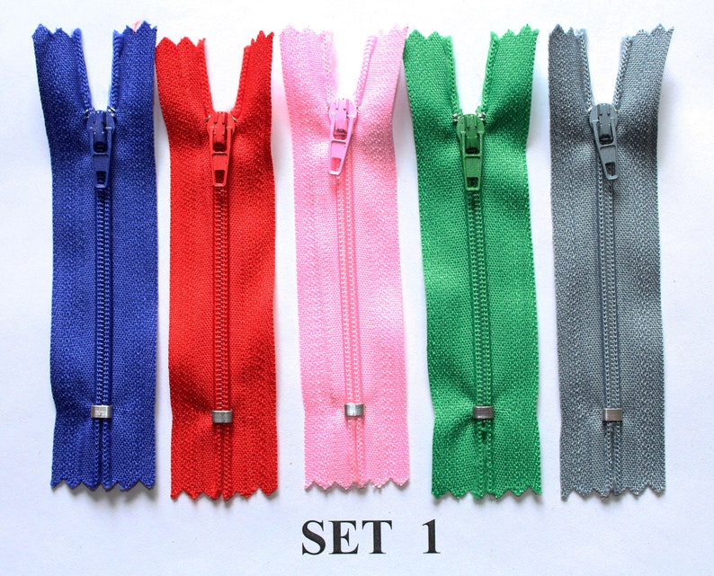 5 colors set. Small 7.5 cm zipper for doll clothes