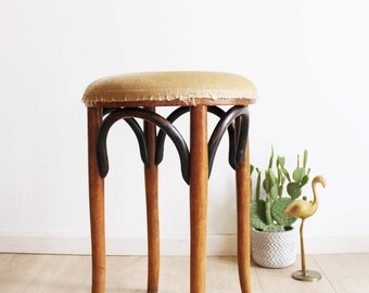 Tabouret vintage en bois avec assise en tissu. Tabouret rétro ancien, style Thonet.