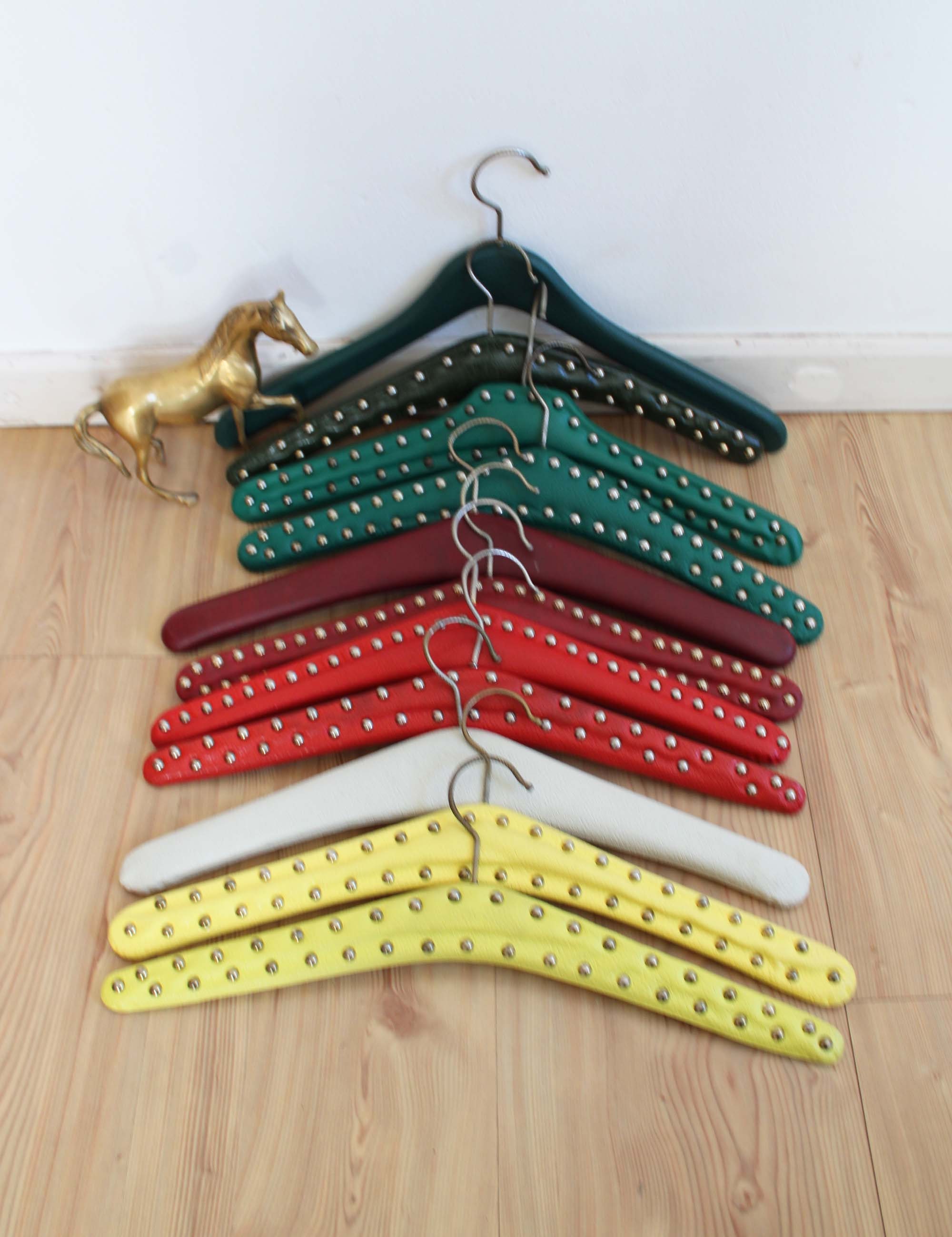 Leather Straps for Clothes Hanging, Wooden Curtain Rod Holder