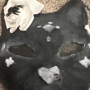 Máscara de araña, gato, rosa negra, therian, miércoles, gótico