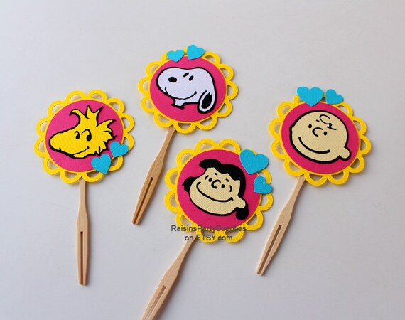 The Peanuts Gang Cupcake Toppers Peanuts Cupcake Decorations Etsy