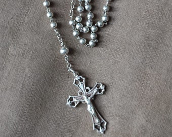 ANTIK schöner zart filigraner Vintage Rosenkranz durchbrochenes Kreuz 800 Echtsilber Kommunion Halskette Silver Rosary Boudoir bohemian JDL