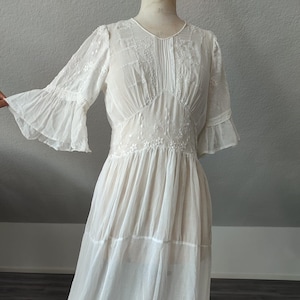ANTIQUE dress around 1900 ladies dress batiste dress embroidery lace historical original vintage dress boudoir bohemian french shabby chic JDL STYLE