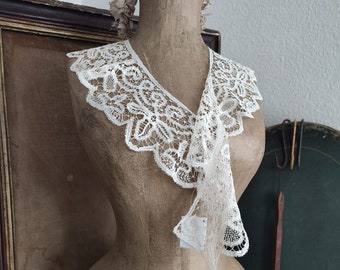 Antiker Spitzenkragen Volantkragen weiß hauchfeine zarte Arbeit lace collar White Vintage shabby chic decoration