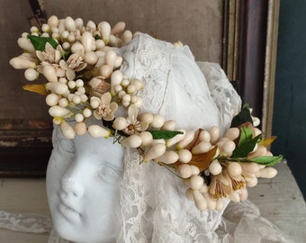 ANTIK traumhafter Brautkranz Wachsblumen Krone alter Hochzeitskranz Brautschmuck  wax flowers Boudoir bohemian french shabby chic decoration