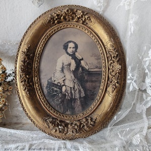 ANTIQUE Picture France 1854 Picture Frame Stucco Frame Oval Original Photo Boudoir bohème french shabby Jeanne d Arc Living decoration Brocante