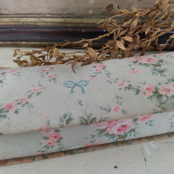 Nostalgic romantic vintage fabric box glove box fabric box playful rose decor boudoir bohemian french shabby in JDL style