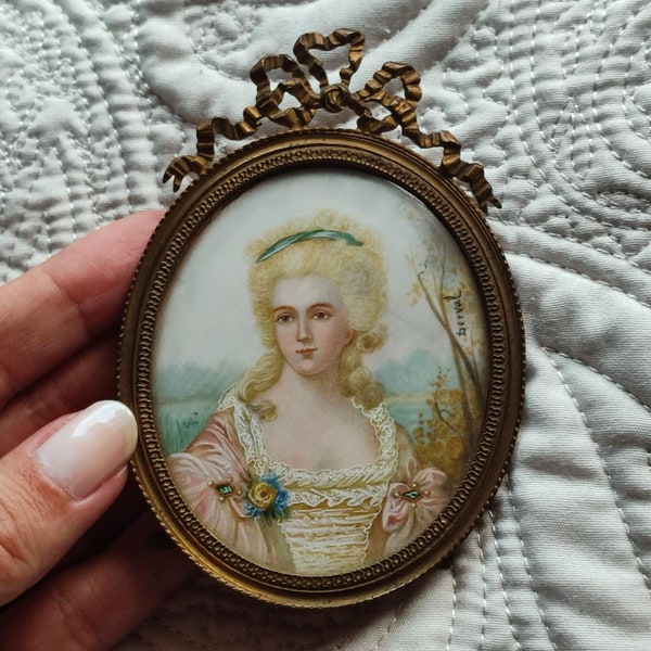 ANTIK Damen Porträt Miniatur Malerei auf Elfenbein handpainted Jean Derval Frankreich Messingrähmchen old Painting junge hübsche Rokokodame