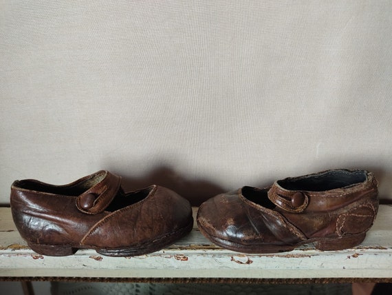 Antique children's shoes, leather, cobbler's work… - image 1