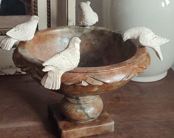 Italienische Marmor Tazza mit Tauben Grand Tour Dekoration Objekt antik brocante shabby Vintage Täubchen Alabaster Plinius Becken Boudoir